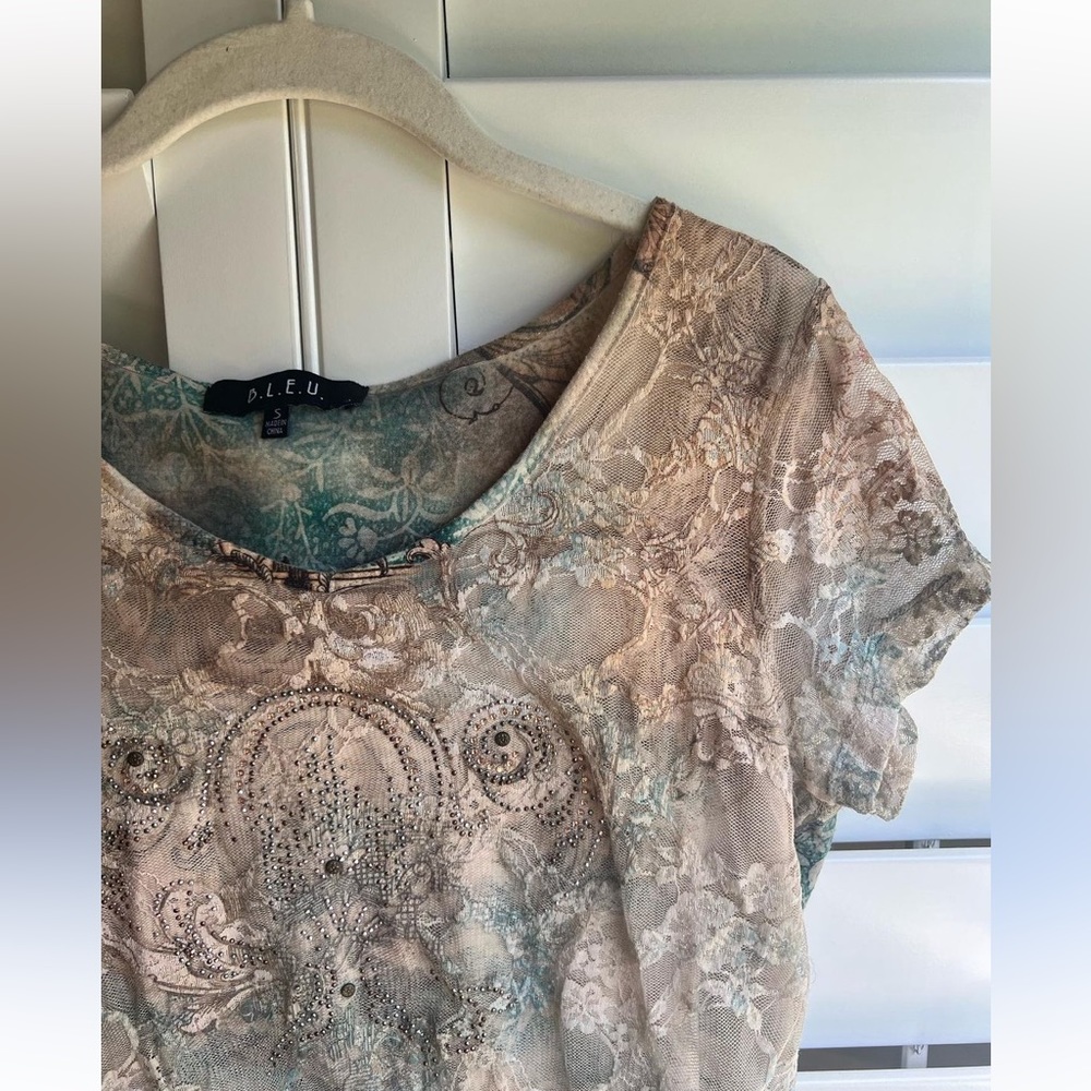 JPG fleur de lis top
